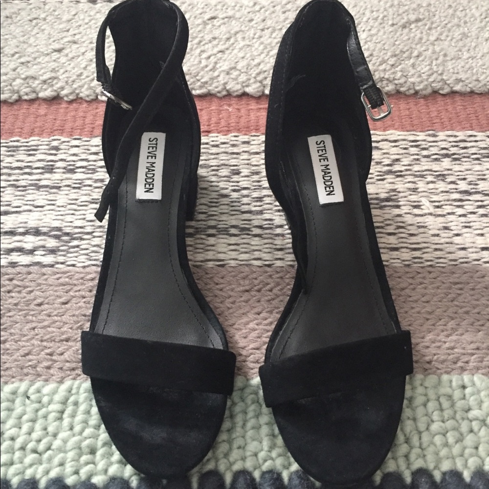 Steve Madden black suede Irenee sandal